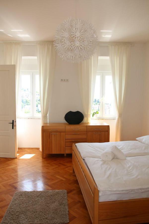Central House Nona Crikvenica Dış mekan fotoğraf