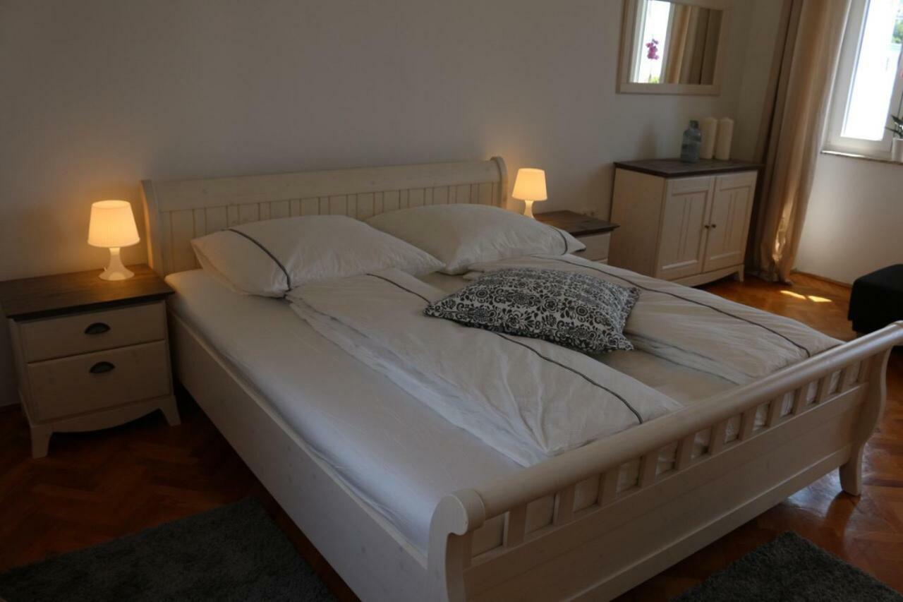 Central House Nona Crikvenica Dış mekan fotoğraf