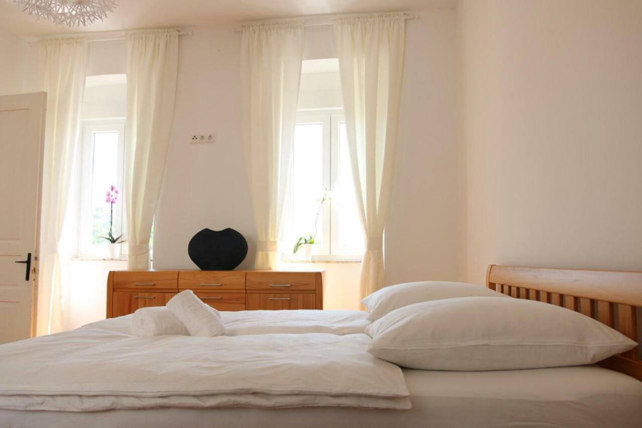 Central House Nona Crikvenica Dış mekan fotoğraf
