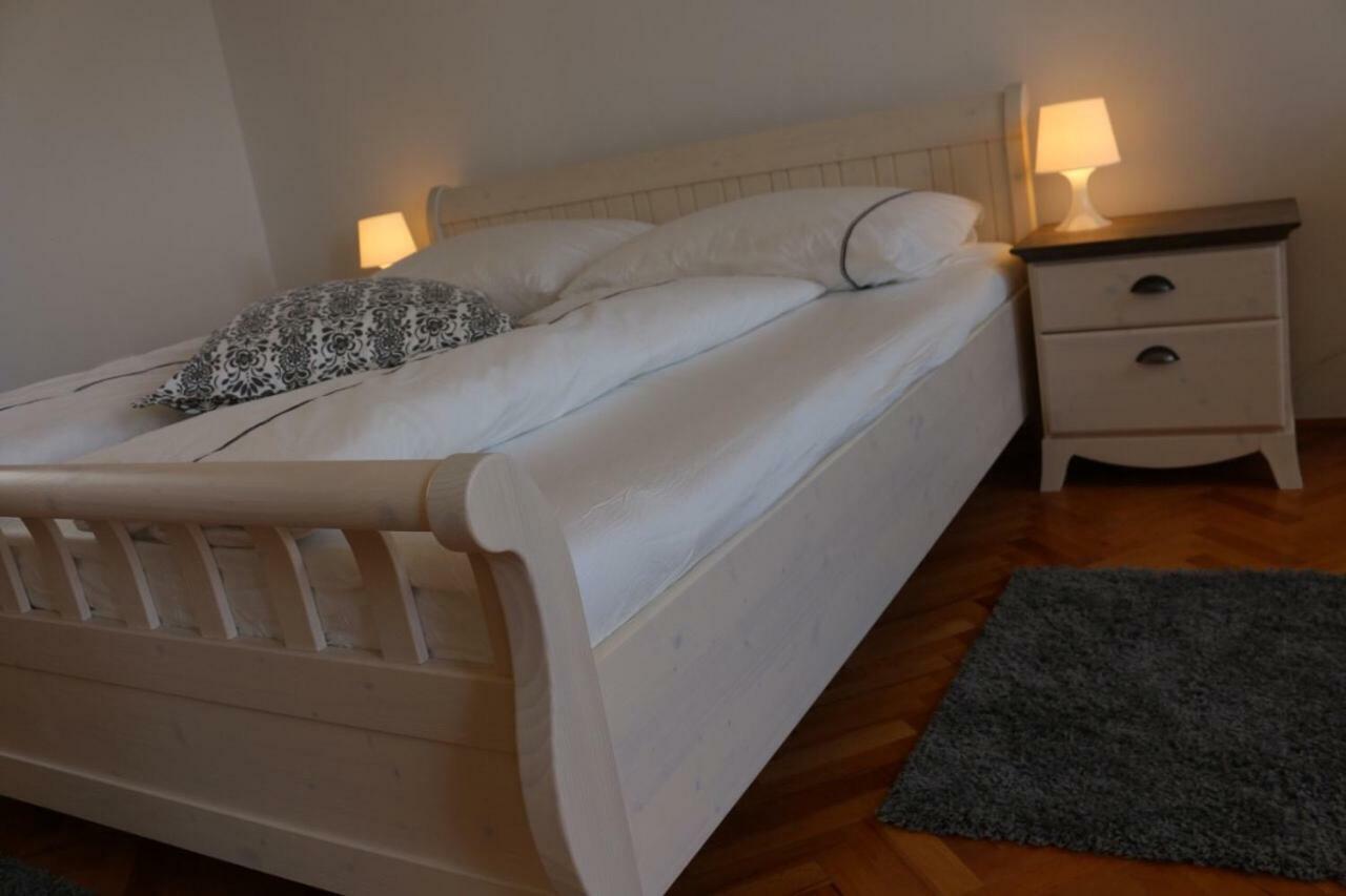 Central House Nona Crikvenica Dış mekan fotoğraf