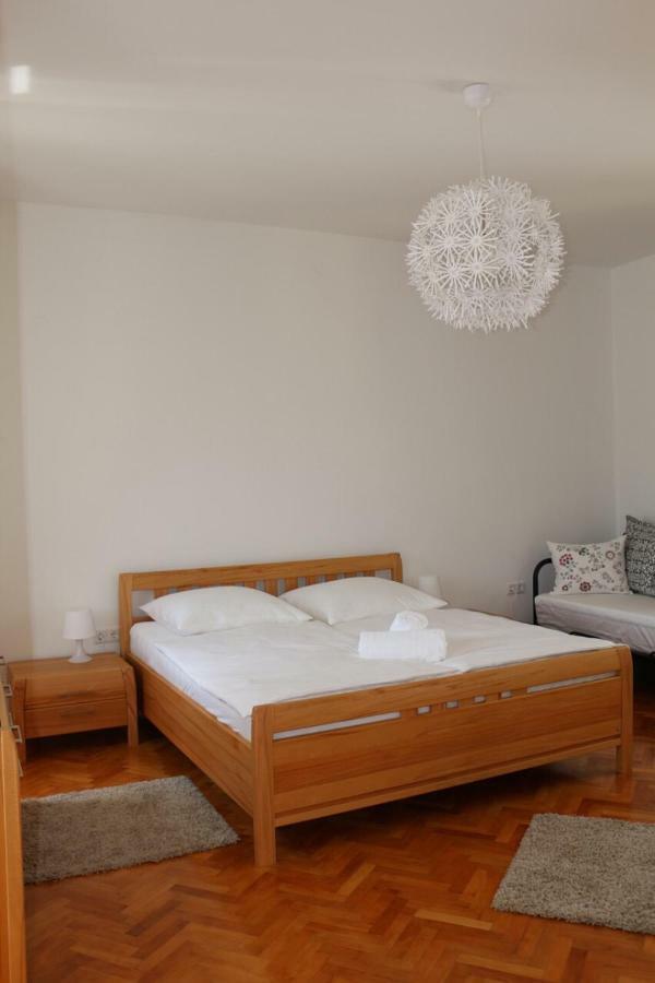 Central House Nona Crikvenica Dış mekan fotoğraf
