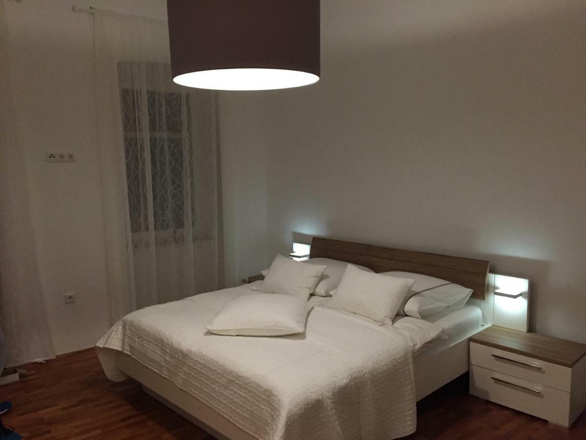 Central House Nona Crikvenica Dış mekan fotoğraf