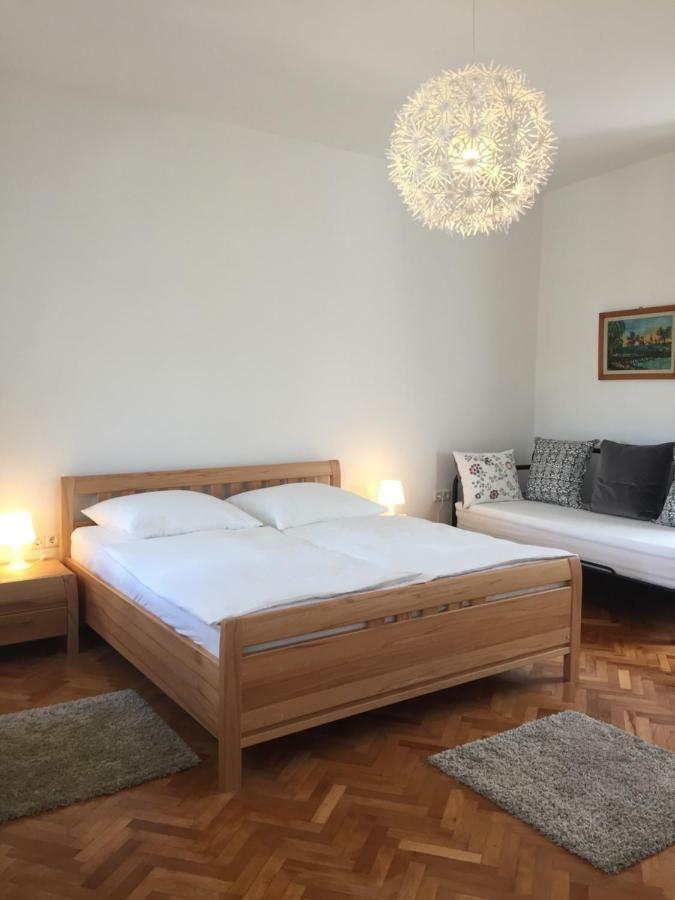 Central House Nona Crikvenica Dış mekan fotoğraf